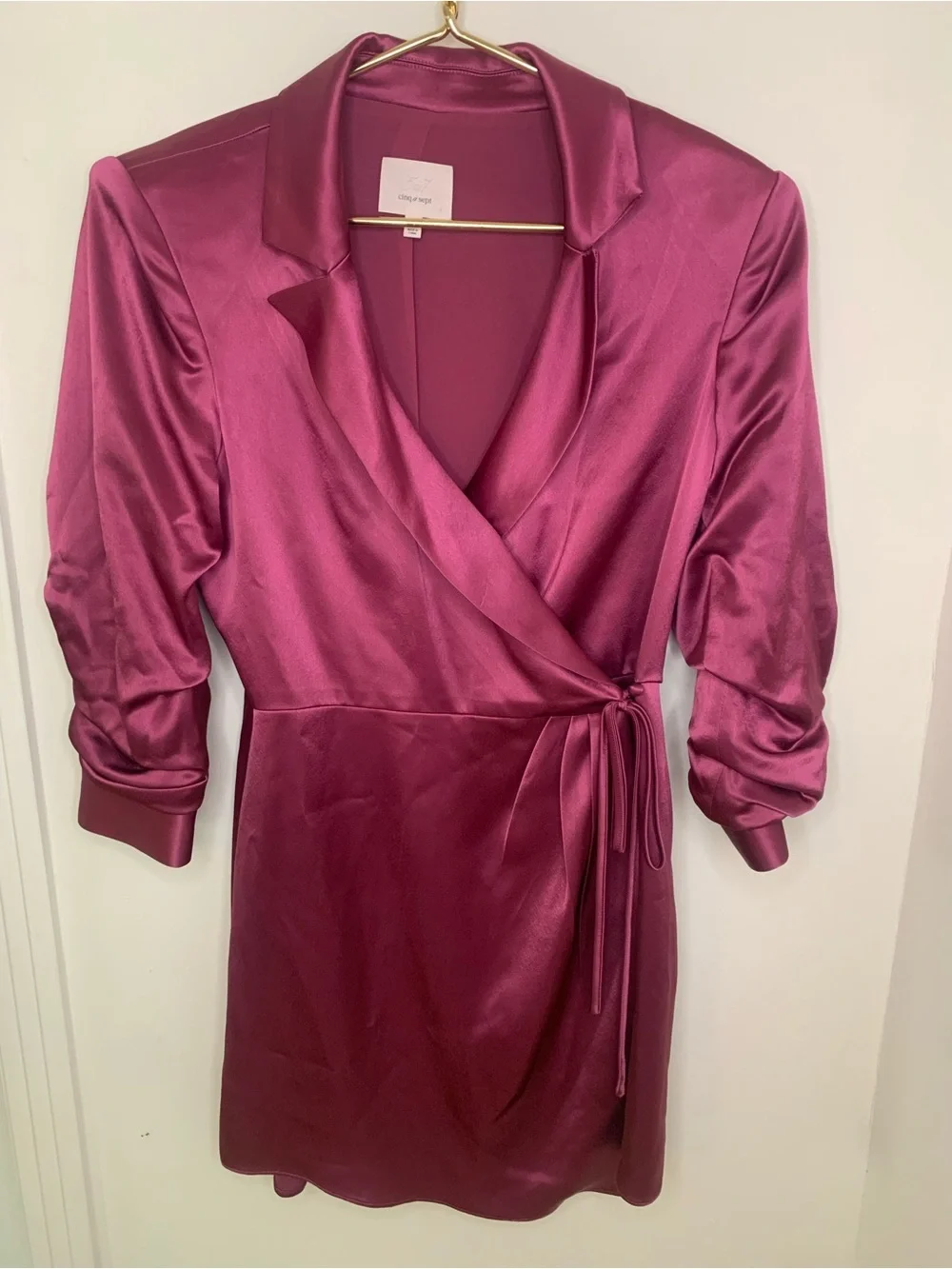 CINQ A SEPT dress mini sz 4 luxurious Magenta